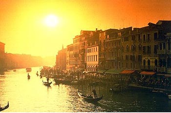 canales de agua en venecia