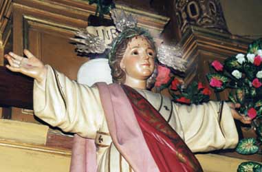 niño jesús manto rosa